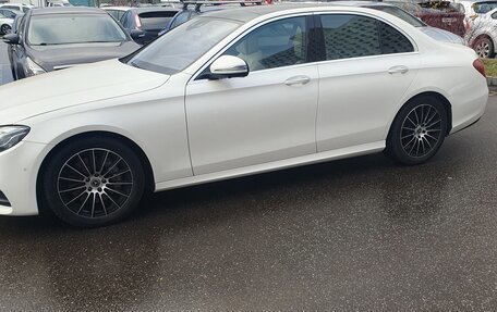 Mercedes-Benz E-Класс, 2017 год, 3 900 000 рублей, 3 фотография