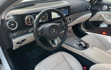 Mercedes-Benz E-Класс, 2017 год, 3 900 000 рублей, 5 фотография