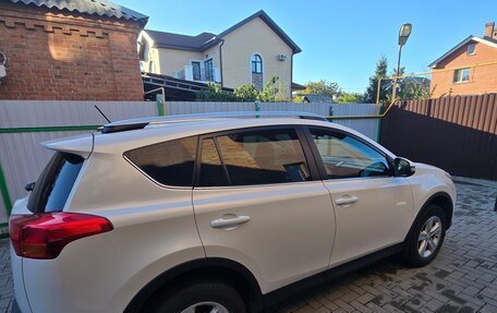 Toyota RAV4, 2014 год, 1 900 000 рублей, 2 фотография