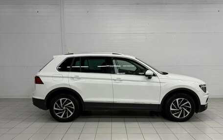 Volkswagen Tiguan II, 2018 год, 2 380 000 рублей, 4 фотография