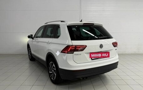 Volkswagen Tiguan II, 2018 год, 2 380 000 рублей, 8 фотография
