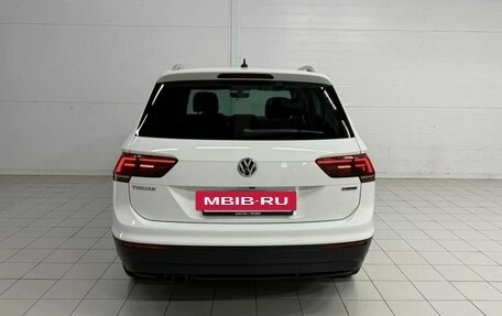 Volkswagen Tiguan II, 2018 год, 2 380 000 рублей, 7 фотография