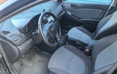 Hyundai Solaris II рестайлинг, 2011 год, 630 000 рублей, 9 фотография