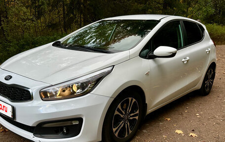 KIA cee'd III, 2016 год, 999 999 рублей, 1 фотография