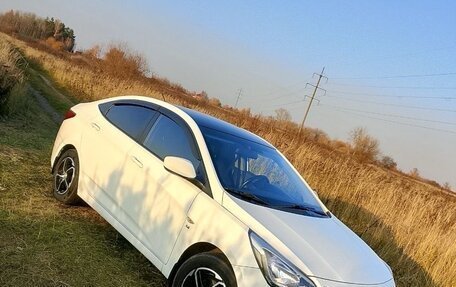Hyundai Solaris II рестайлинг, 2014 год, 930 000 рублей, 1 фотография