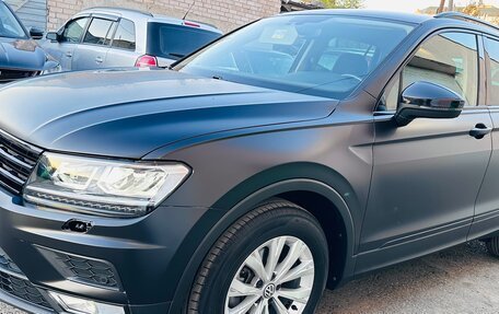 Volkswagen Tiguan II, 2018 год, 2 000 000 рублей, 3 фотография