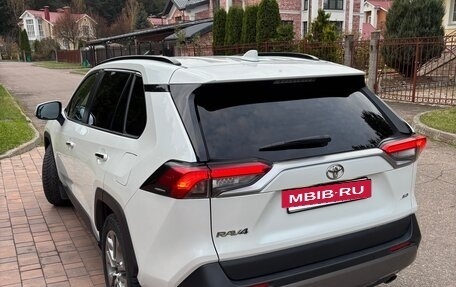 Toyota RAV4, 2019 год, 3 500 000 рублей, 4 фотография