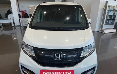 Honda Stepwgn IV рестайлинг, 2016 год, 1 849 900 рублей, 2 фотография