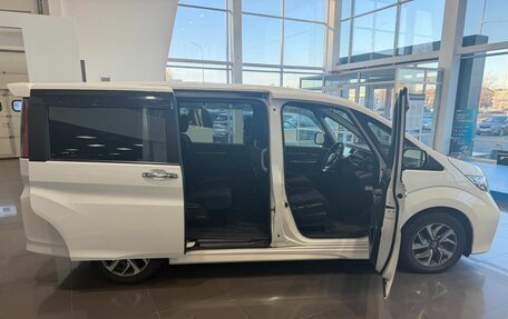 Honda Stepwgn IV рестайлинг, 2016 год, 1 849 900 рублей, 10 фотография