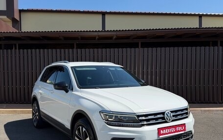 Volkswagen Tiguan II, 2019 год, 2 080 000 рублей, 1 фотография