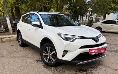 Toyota RAV4, 2018 год, 2 200 000 рублей, 2 фотография