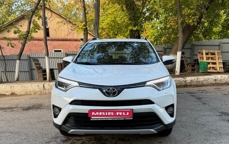 Toyota RAV4, 2018 год, 2 200 000 рублей, 3 фотография
