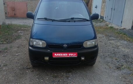 Nissan Serena I, 2000 год, 150 000 рублей, 1 фотография