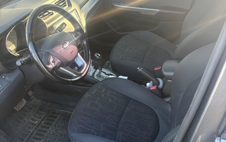 KIA Rio III рестайлинг, 2013 год, 1 100 000 рублей, 3 фотография