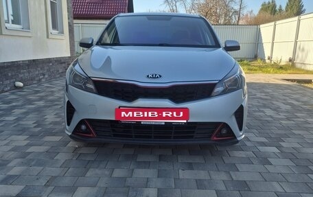 KIA Rio IV, 2021 год, 1 630 000 рублей, 6 фотография