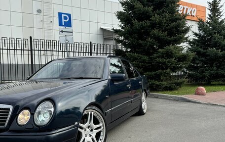 Mercedes-Benz E-Класс, 1996 год, 390 000 рублей, 3 фотография