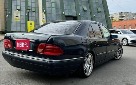 Mercedes-Benz E-Класс, 1996 год, 390 000 рублей, 8 фотография
