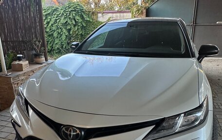 Toyota Camry, 2021 год, 3 200 000 рублей, 1 фотография
