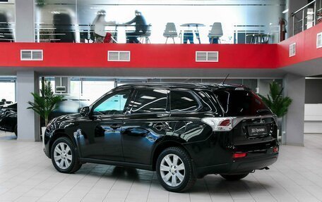 Mitsubishi Outlander III рестайлинг 3, 2013 год, 1 390 000 рублей, 4 фотография