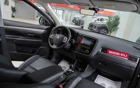 Mitsubishi Outlander III рестайлинг 3, 2013 год, 1 390 000 рублей, 5 фотография