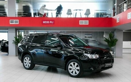 Mitsubishi Outlander III рестайлинг 3, 2013 год, 1 390 000 рублей, 3 фотография