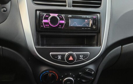 Hyundai Solaris II рестайлинг, 2013 год, 770 000 рублей, 9 фотография