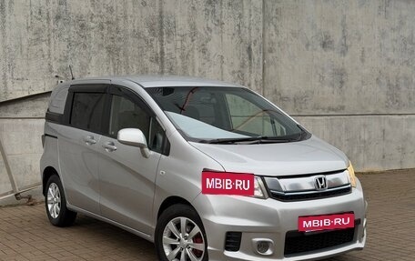 Honda Freed I, 2015 год, 899 000 рублей, 2 фотография