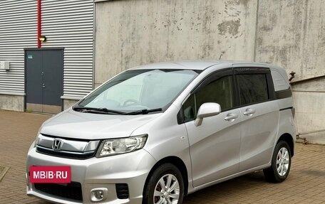 Honda Freed I, 2015 год, 899 000 рублей, 4 фотография