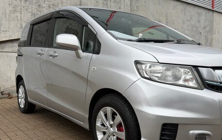 Honda Freed I, 2015 год, 899 000 рублей, 10 фотография