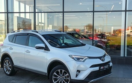 Toyota RAV4, 2019 год, 2 600 000 рублей, 3 фотография