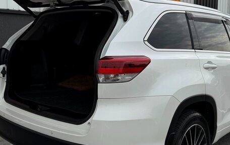 Toyota Highlander III, 2018 год, 3 490 000 рублей, 3 фотография