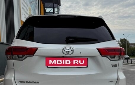 Toyota Highlander III, 2018 год, 3 490 000 рублей, 4 фотография