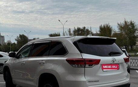 Toyota Highlander III, 2018 год, 3 490 000 рублей, 5 фотография