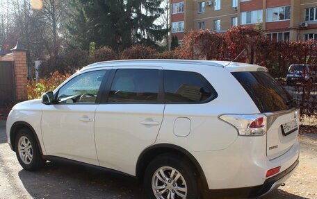 Mitsubishi Outlander III рестайлинг 3, 2014 год, 1 490 000 рублей, 6 фотография