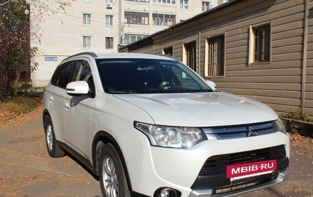 Mitsubishi Outlander III рестайлинг 3, 2014 год, 1 490 000 рублей, 3 фотография