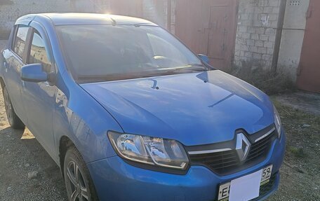 Renault Sandero II рестайлинг, 2014 год, 600 000 рублей, 2 фотография