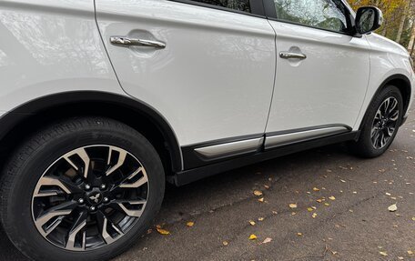 Mitsubishi Outlander III рестайлинг 3, 2021 год, 3 430 000 рублей, 7 фотография