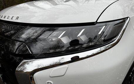 Mitsubishi Outlander III рестайлинг 3, 2021 год, 3 430 000 рублей, 8 фотография