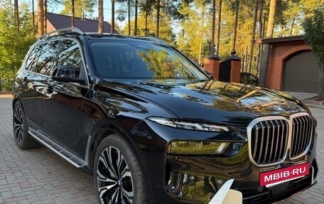BMW X7, 2022 год, 9 496 000 рублей, 2 фотография