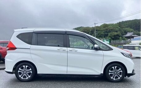 Honda Freed II, 2023 год, 1 250 000 рублей, 10 фотография