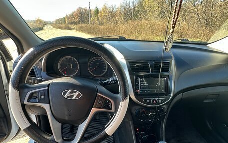 Hyundai Solaris II рестайлинг, 2014 год, 900 000 рублей, 7 фотография
