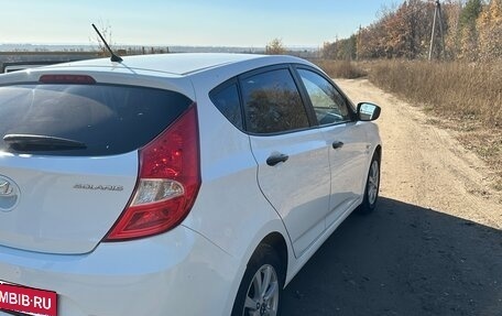 Hyundai Solaris II рестайлинг, 2014 год, 900 000 рублей, 5 фотография