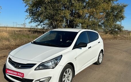 Hyundai Solaris II рестайлинг, 2014 год, 900 000 рублей, 2 фотография