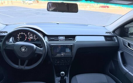 Skoda Rapid I, 2017 год, 850 000 рублей, 6 фотография