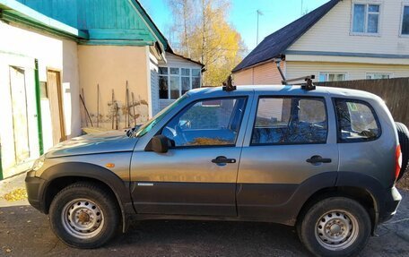 Chevrolet Niva I рестайлинг, 2009 год, 570 000 рублей, 1 фотография