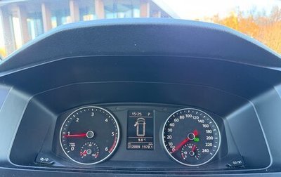 Volkswagen Caravelle T6 рестайлинг, 2017 год, 3 000 000 рублей, 1 фотография