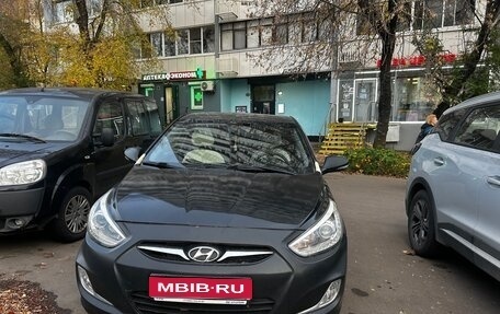 Hyundai Solaris II рестайлинг, 2013 год, 550 000 рублей, 1 фотография