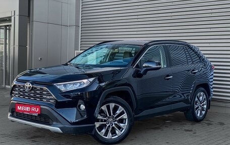 Toyota RAV4, 2019 год, 2 990 000 рублей, 1 фотография