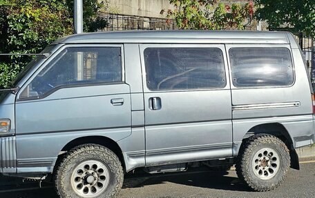 Mitsubishi Delica III, 1992 год, 1 099 000 рублей, 2 фотография