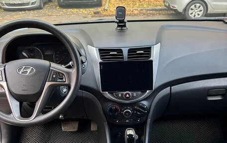 Hyundai Solaris II рестайлинг, 2015 год, 820 000 рублей, 4 фотография